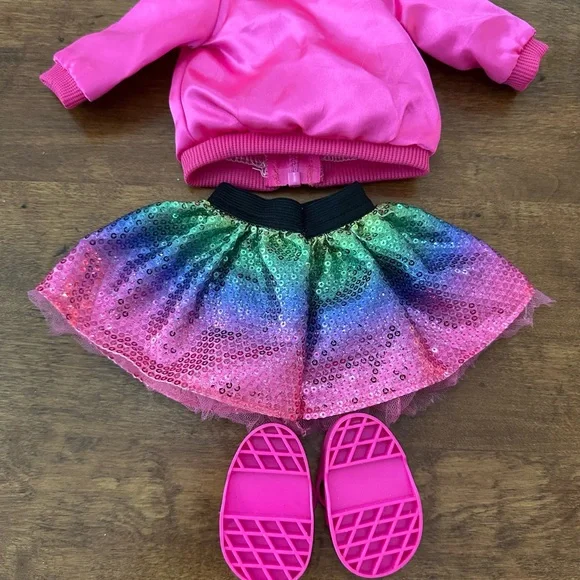 Pink and Rainbow doll clothes with shows - Picture 2 of 4